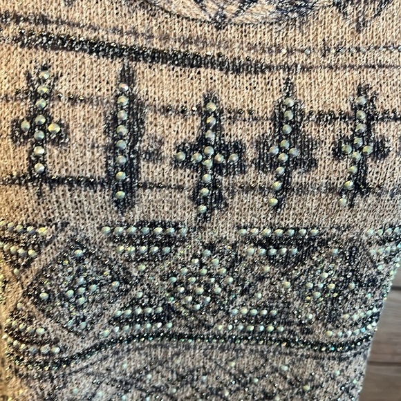 Vocal Aztec Tribal Tank Top Embellished Crystals Size Medium Lightweight Knit - Picture 4 of 9